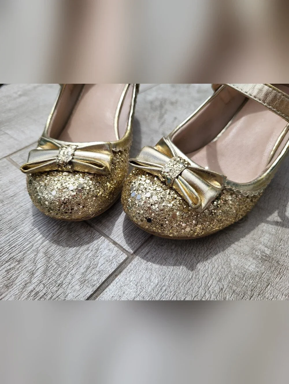 Girls' Gold Glitter Mary Jane Shoes with Bow Size 12.5